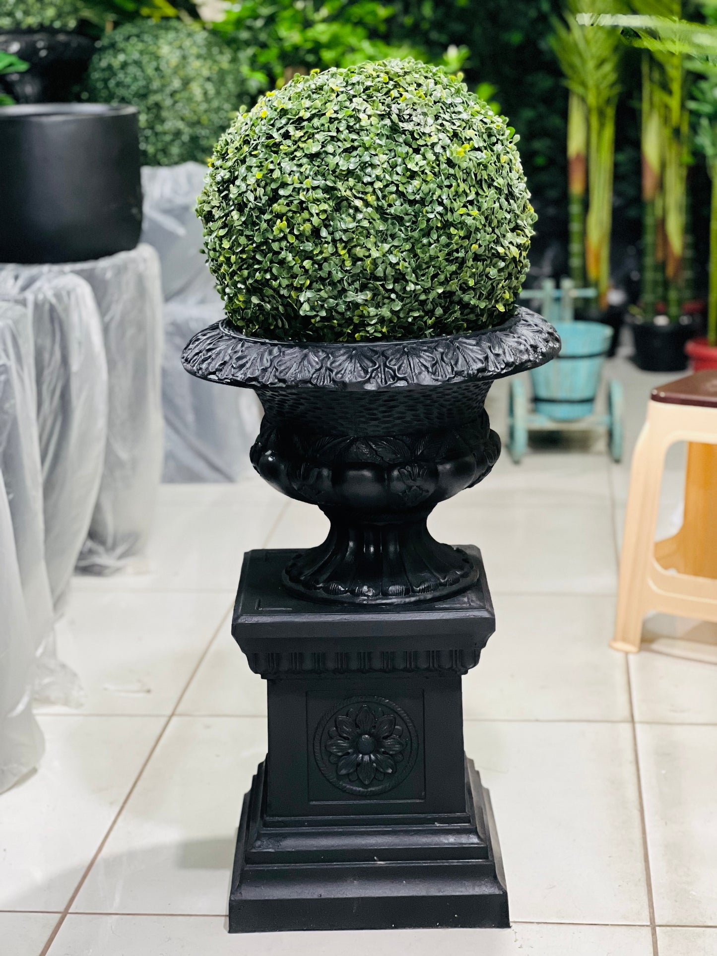 Victorian urn with pedestal